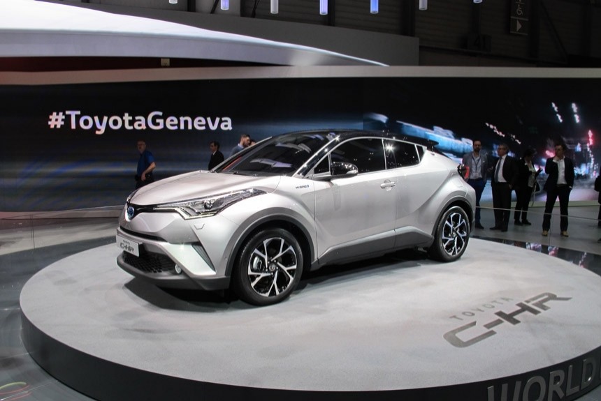 Серийная Toyota C-HR — купе-кроссовер на основе Приуса