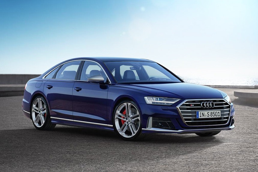 Заряженный седан Audi S8 и все-таки бензин